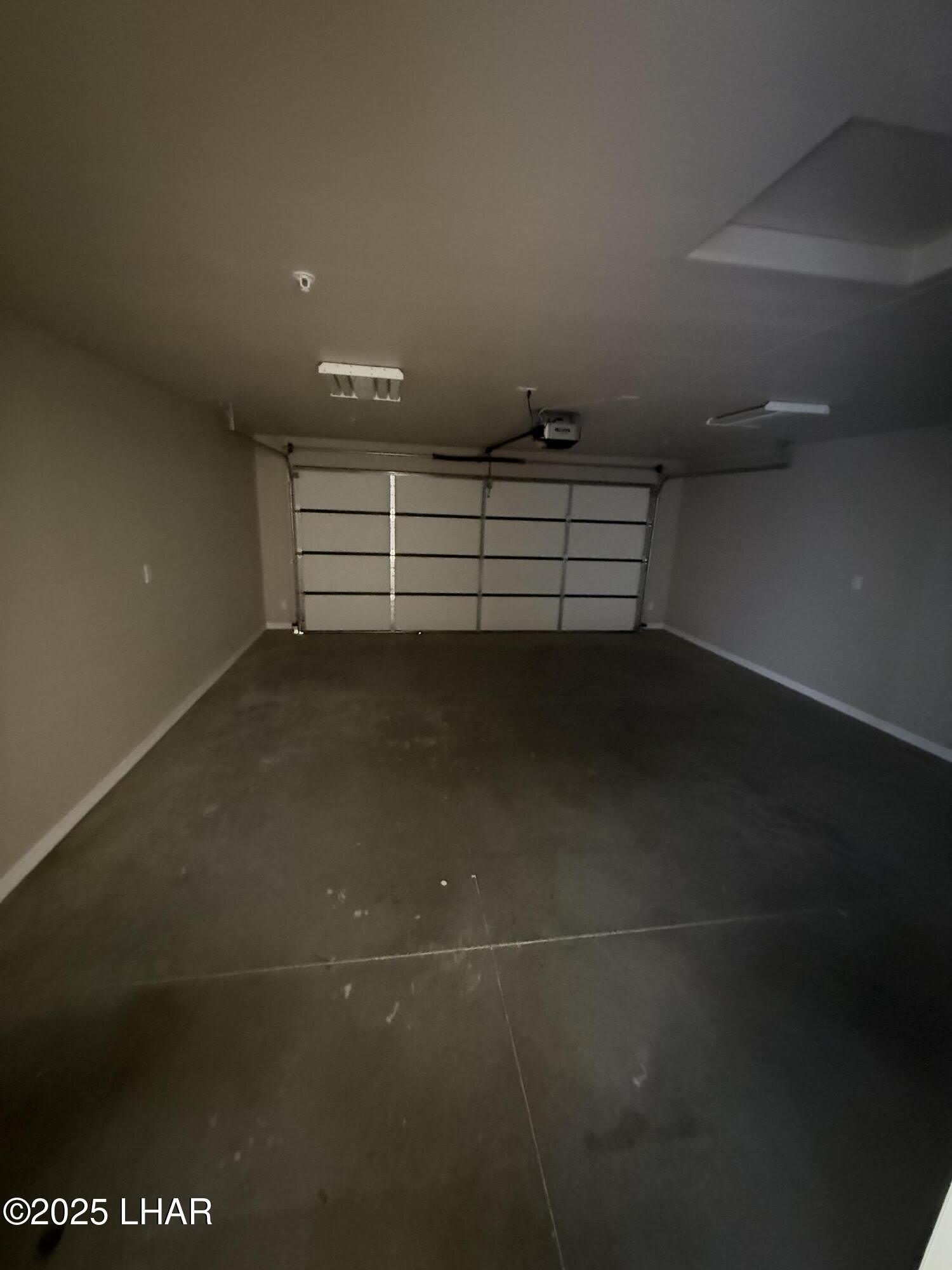 2425 Cloverlawn Dr – photo 3