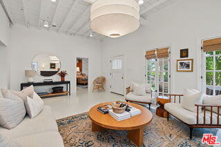 348 North Citrus Avenue – photo 4