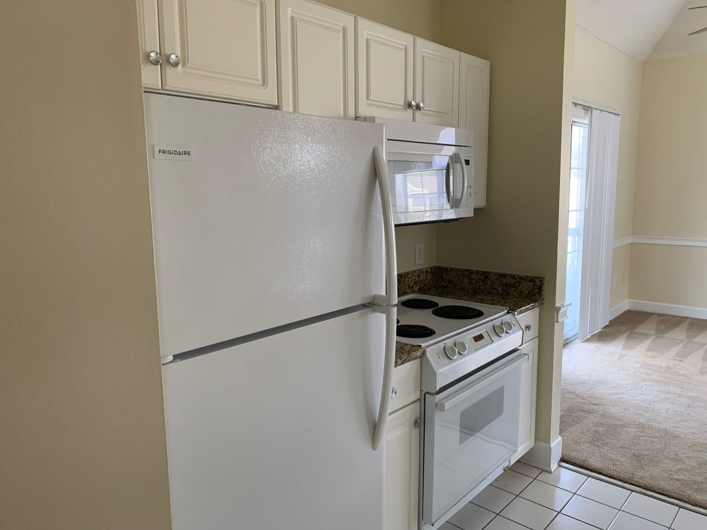 1 Bedroom 3rd Floor Condo in Myrtlewood – photo 4
