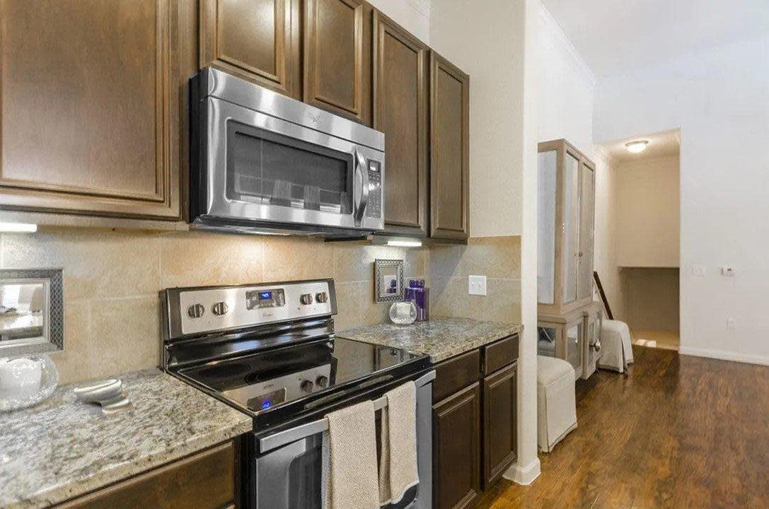 5311 Serene Hills Dr – photo 3