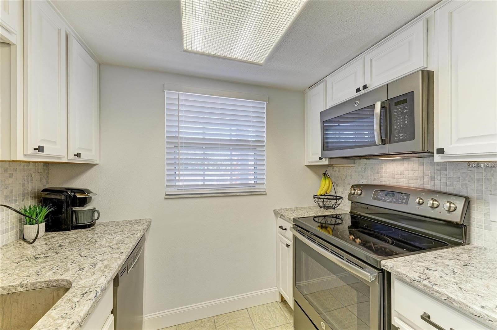 9810 DORADO Avenue – photo 3
