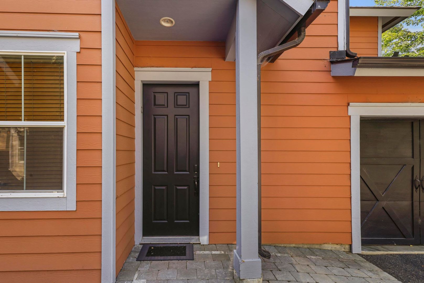 2 Bdrm 2 Bath – photo 2