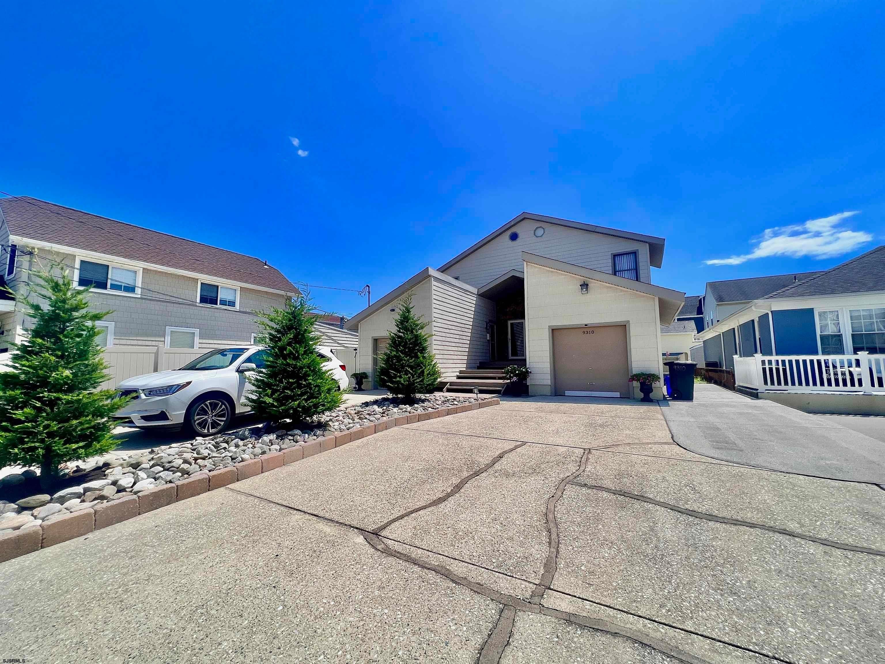 9310 Monmouth Ave – photo 2