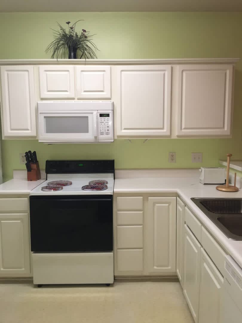 SPECIAL! 2 Bedroom/2 bath Condo; 1/2 off rent second month – photo 1