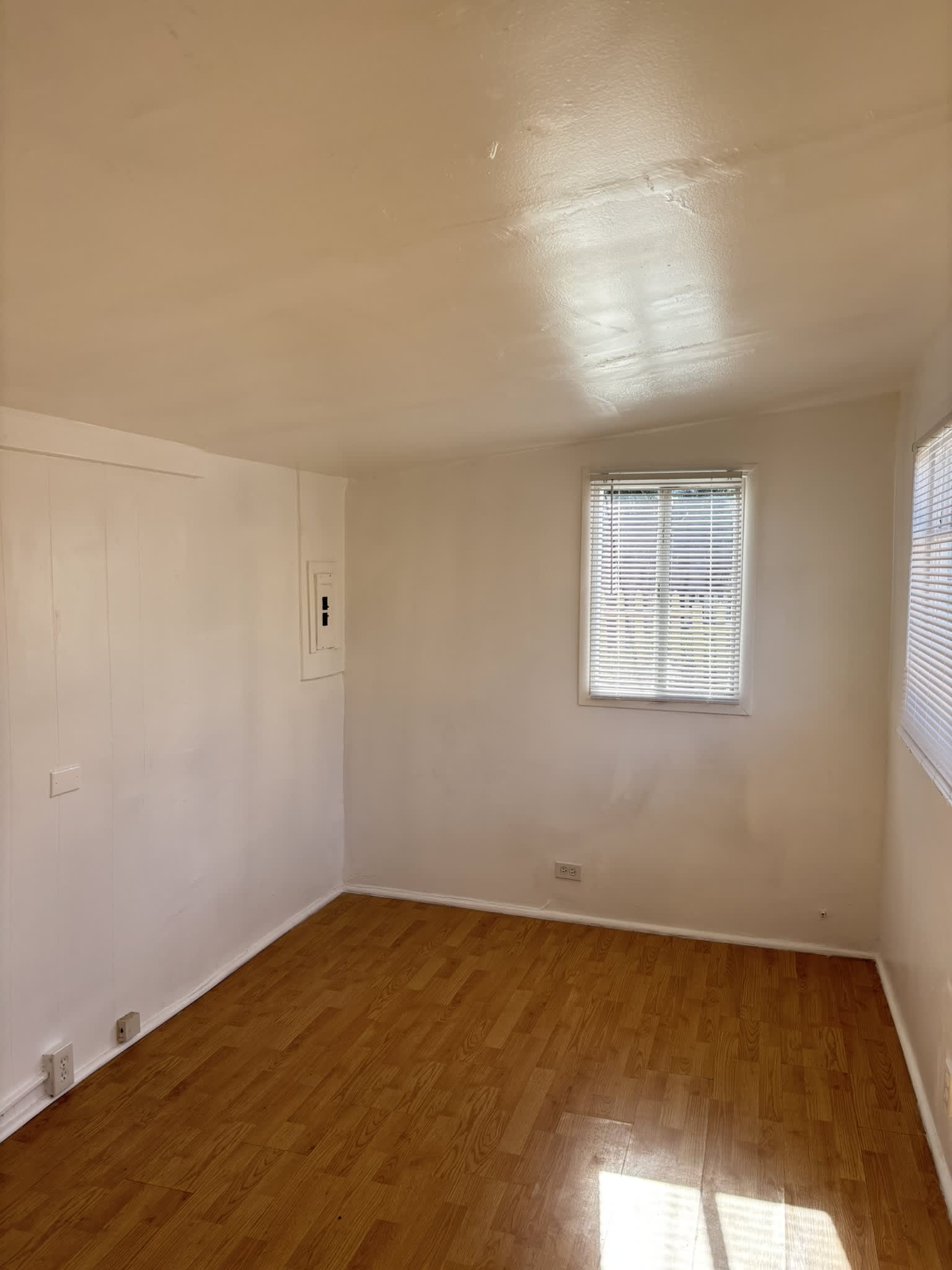 2041 Bacon St – photo 4