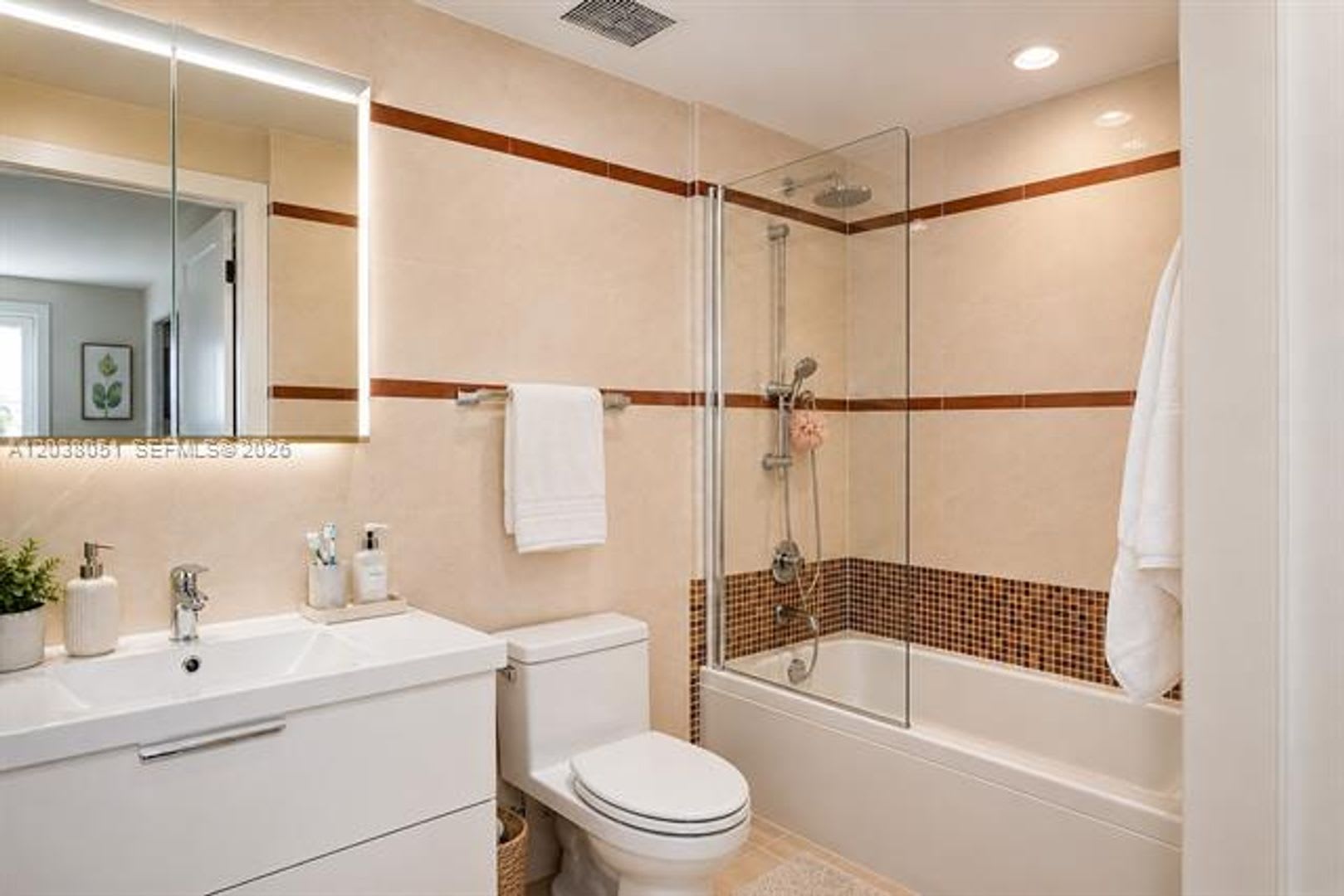 110 Washington Ave Cu 1512 Miami Beach Fl 33139 – photo 4