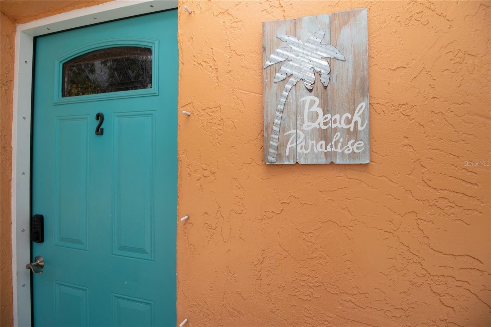 1635 GLADYS Street – photo 3