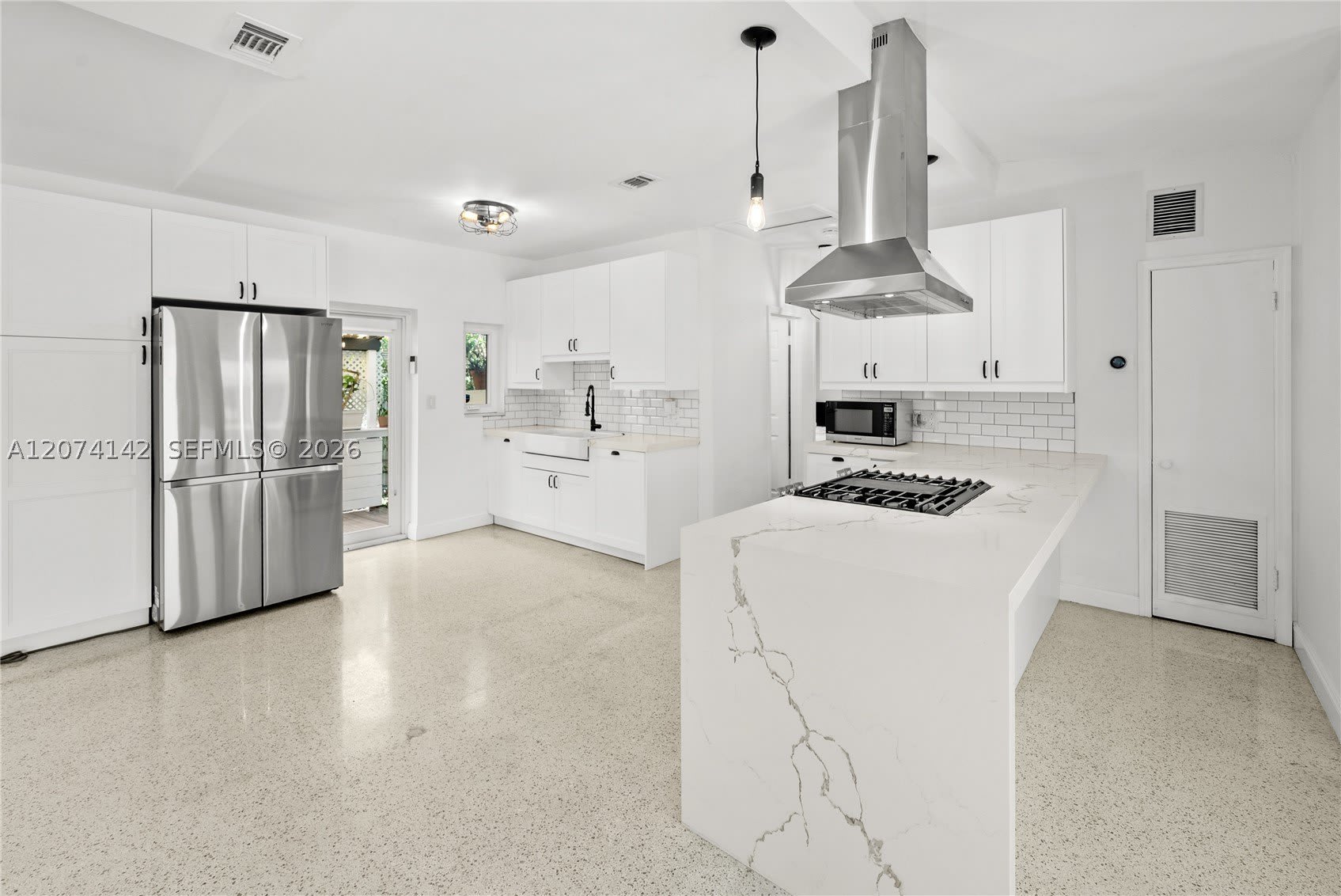 3130 SW 27th Ter – photo 5
