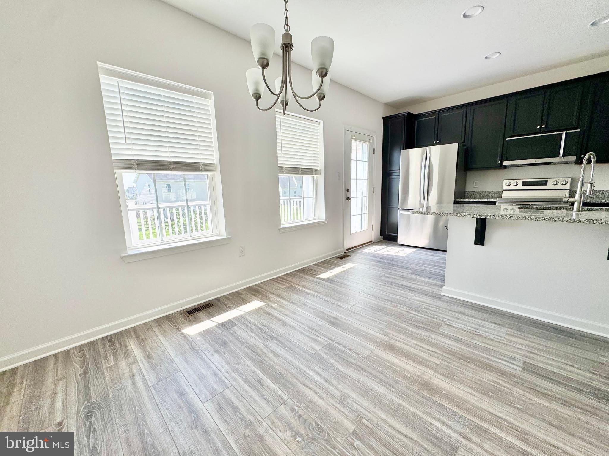 1066 WICKERSHAM Way – photo 5