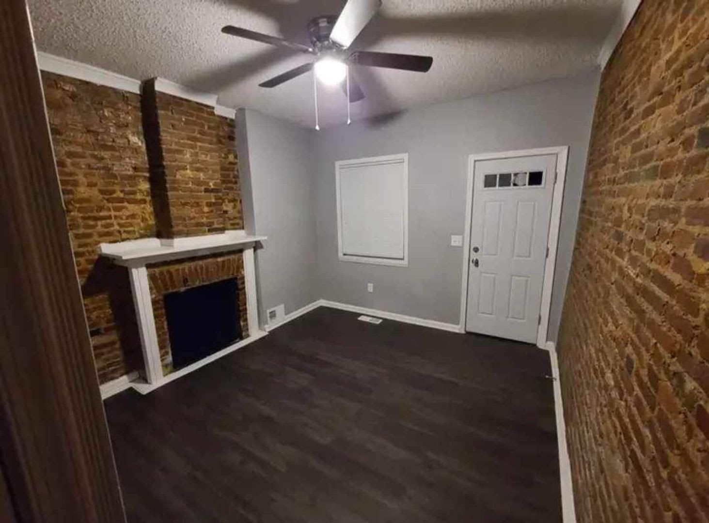 3 Bedroom 1 Bathroom Townhouse – photo 2