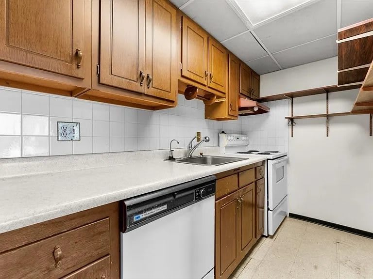 2353 Massachusetts Ave – photo 2