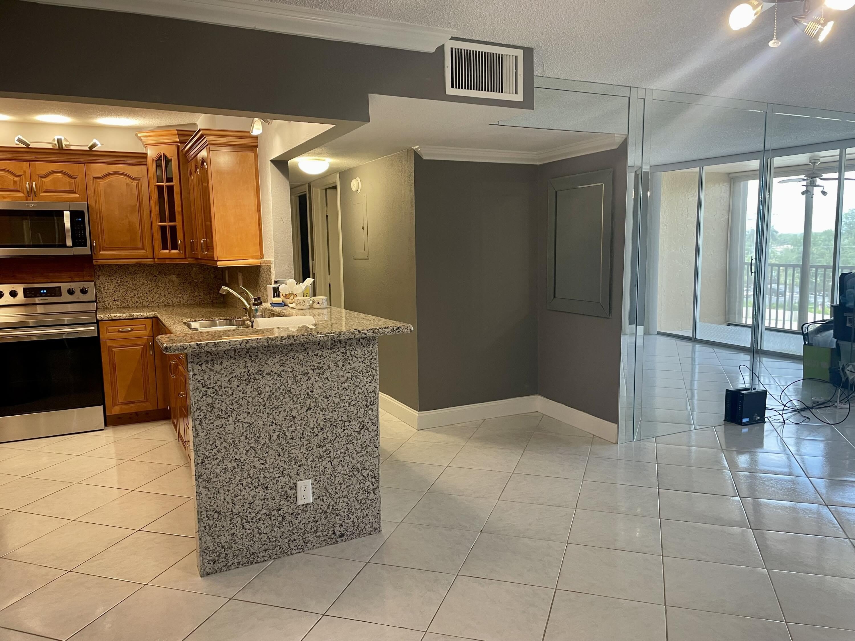 740 S Federal Highway – photo 2