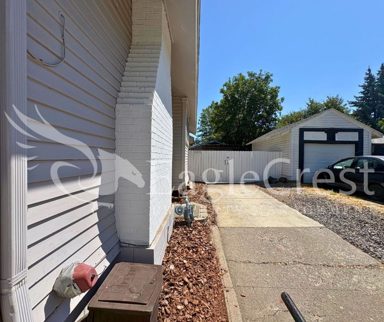Rent Reduced! Beautifully Renovated Historic 3 Bedroom Home $200.00 Off 2nd Months Rent!!! – photo 5
