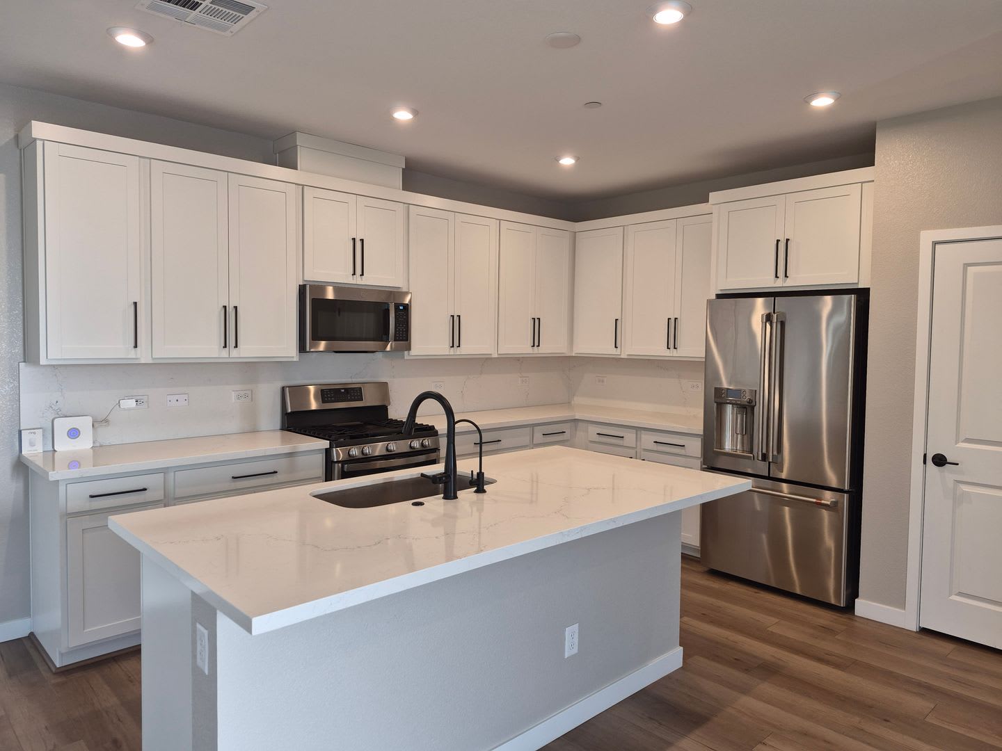 RENT READY – photo 3