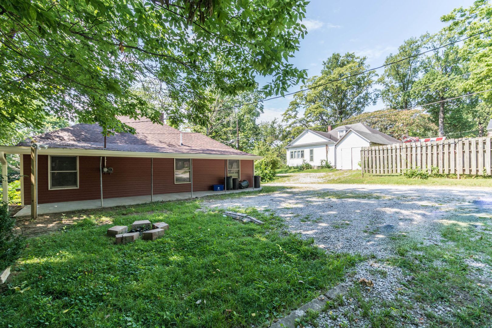 311 E 11th – photo 2