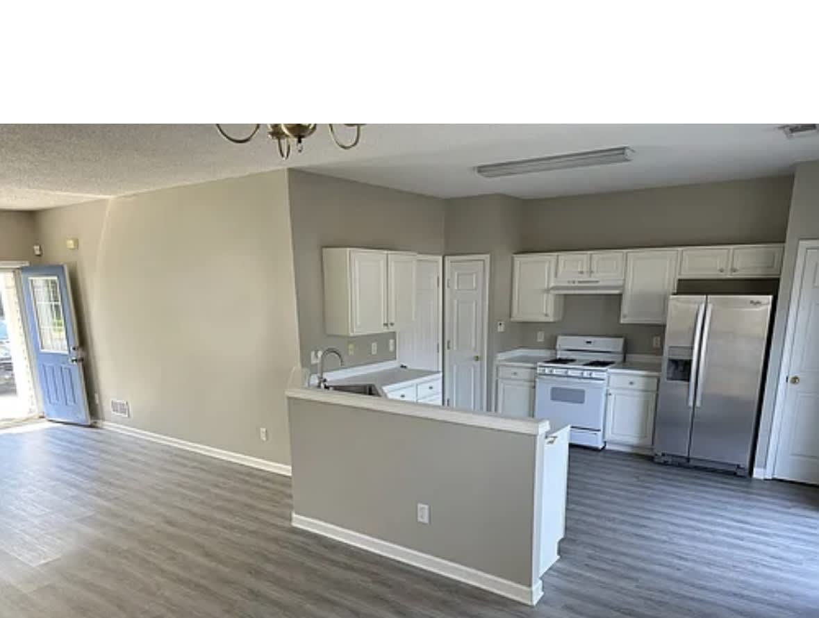 1725 Taynton Circle – photo 2