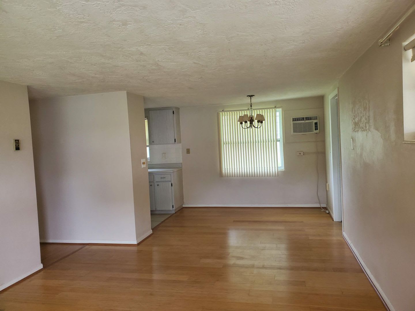 Tenant Ready 1 Bedroom Home In Beverly Hills – photo 2