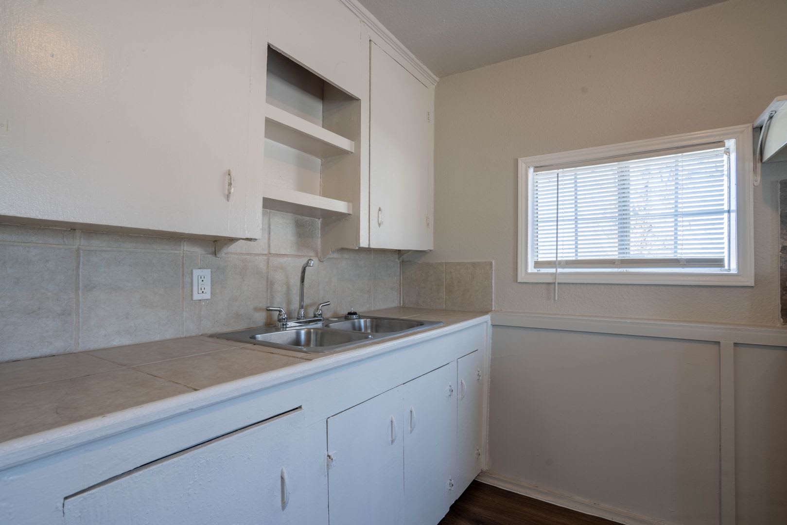 Newly remodeled! 1bed/1 bath! ADU (Accessory Dwelling Unit) – photo 4