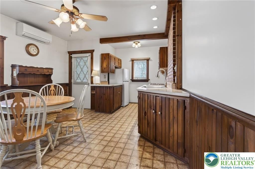216 W Bertsch Street – photo 5