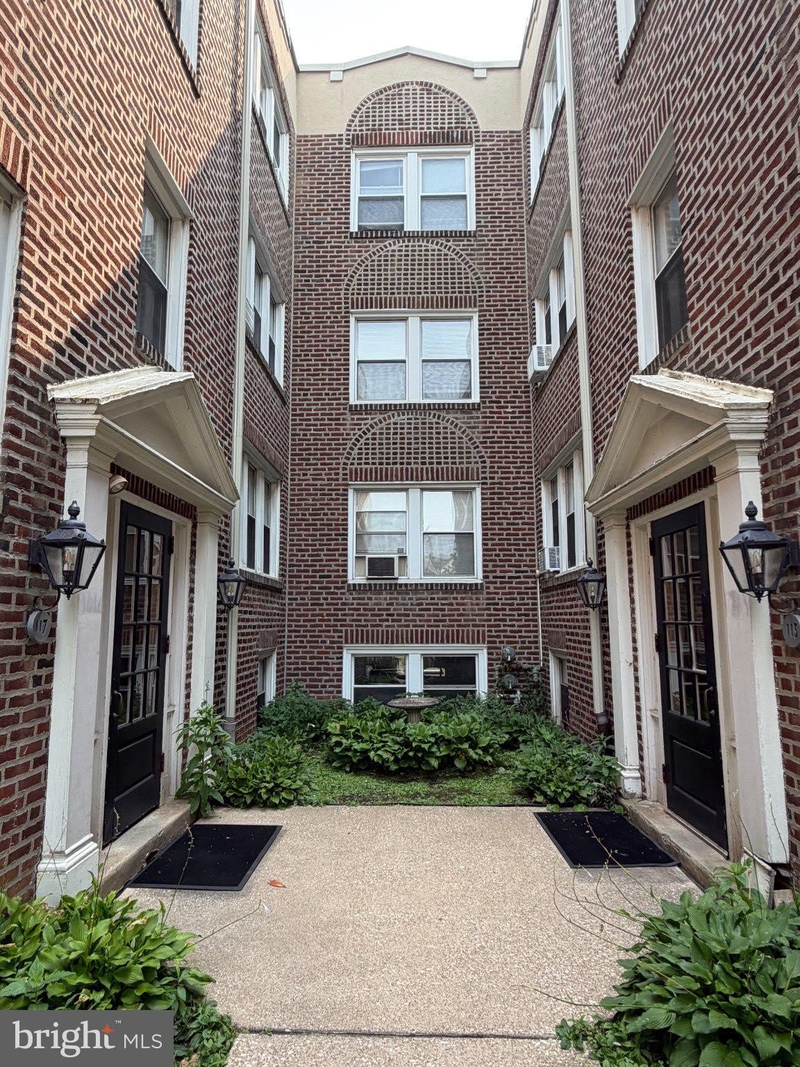 Brenton Hall/Hampden Manor Apartment Homes – photo 4