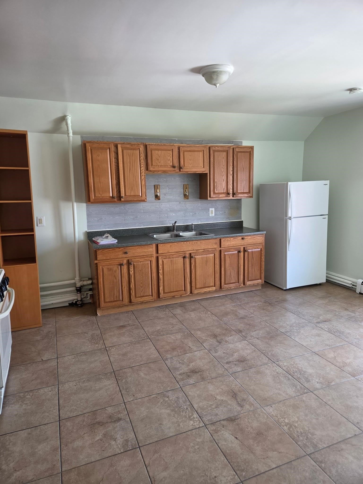 818 MADISON AVE – photo 2