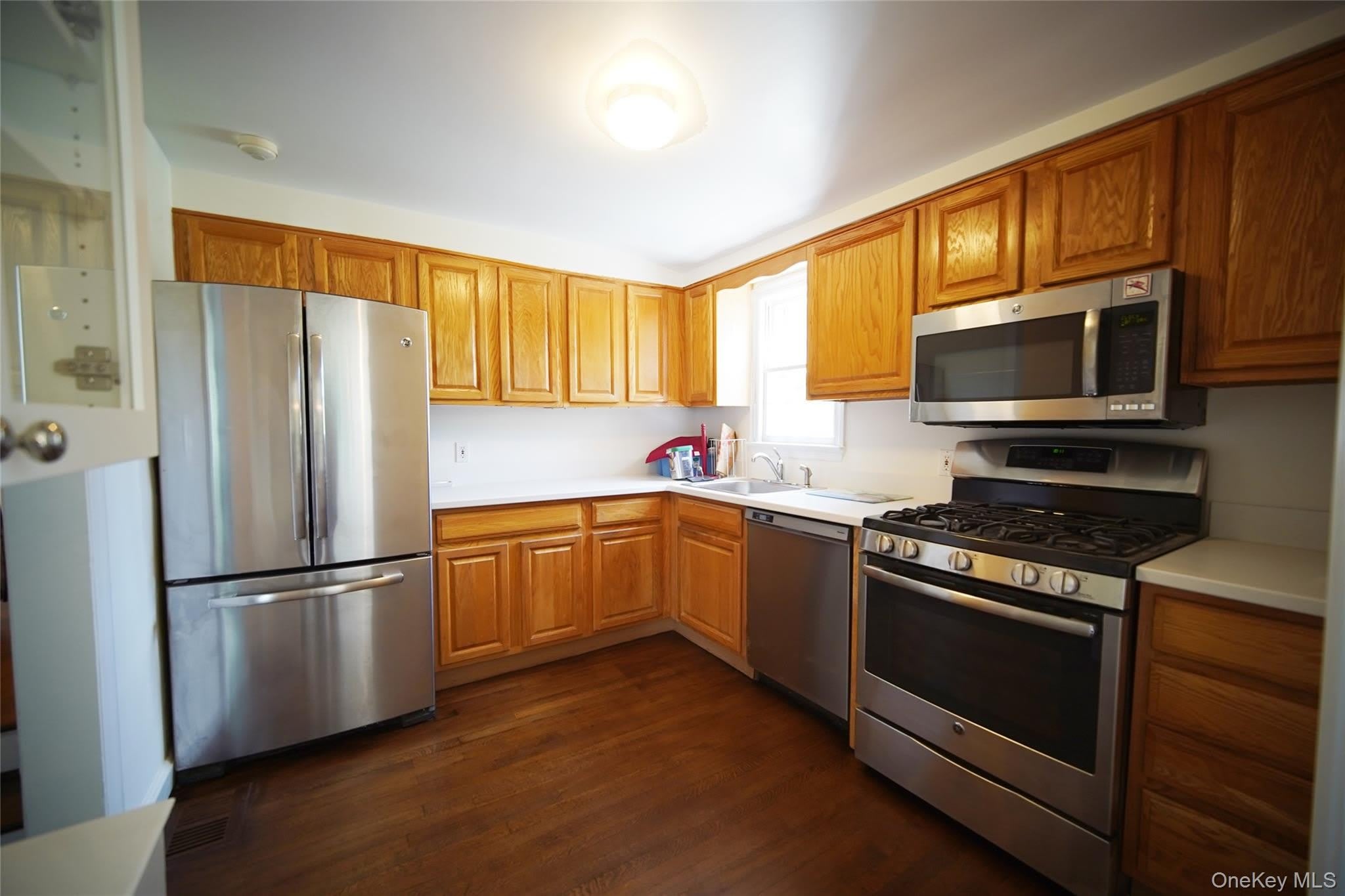 416 Ridgeway – photo 2