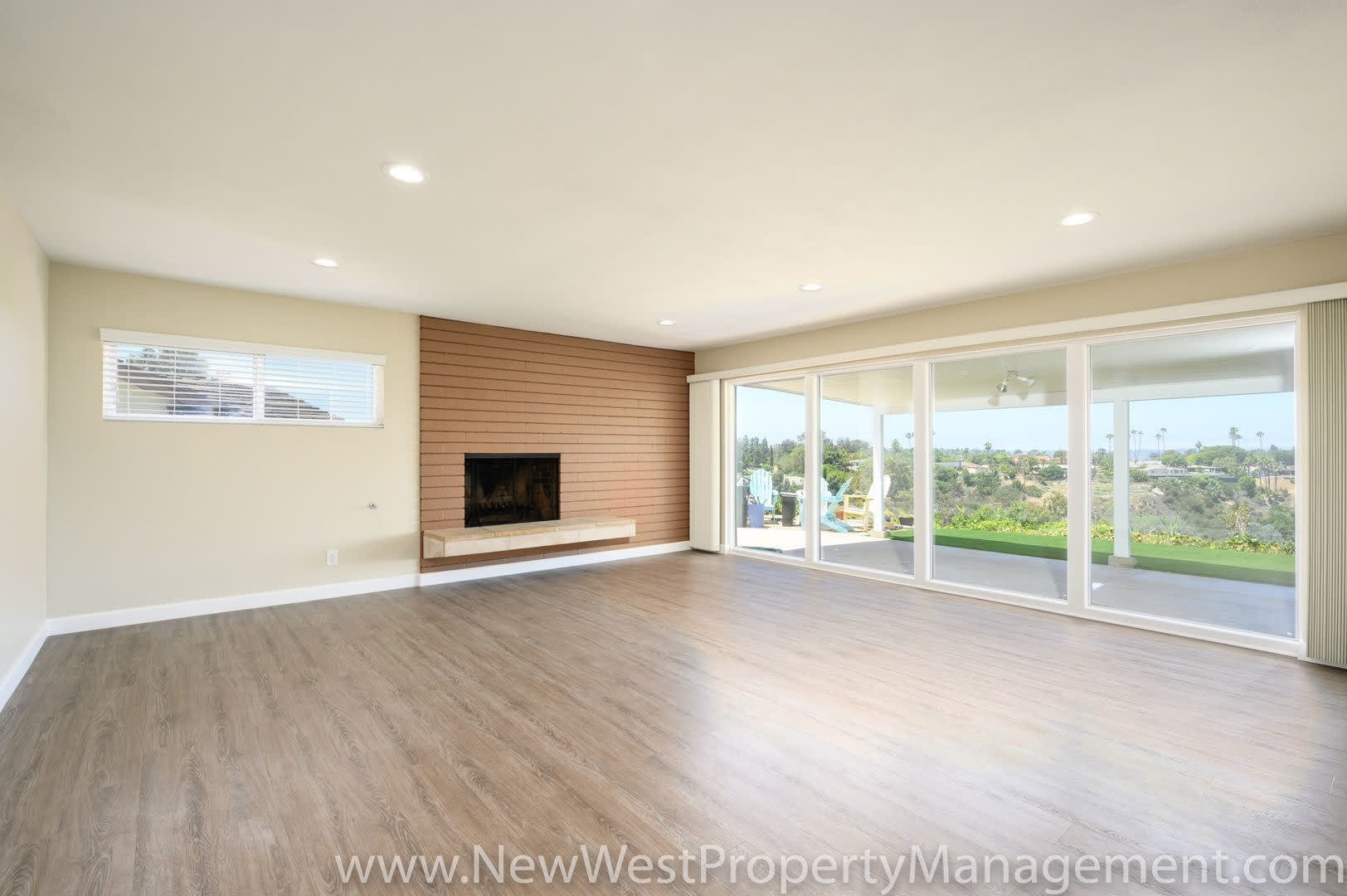 Spacious College View Estates 3 Bedroom, Available Now! – photo 2