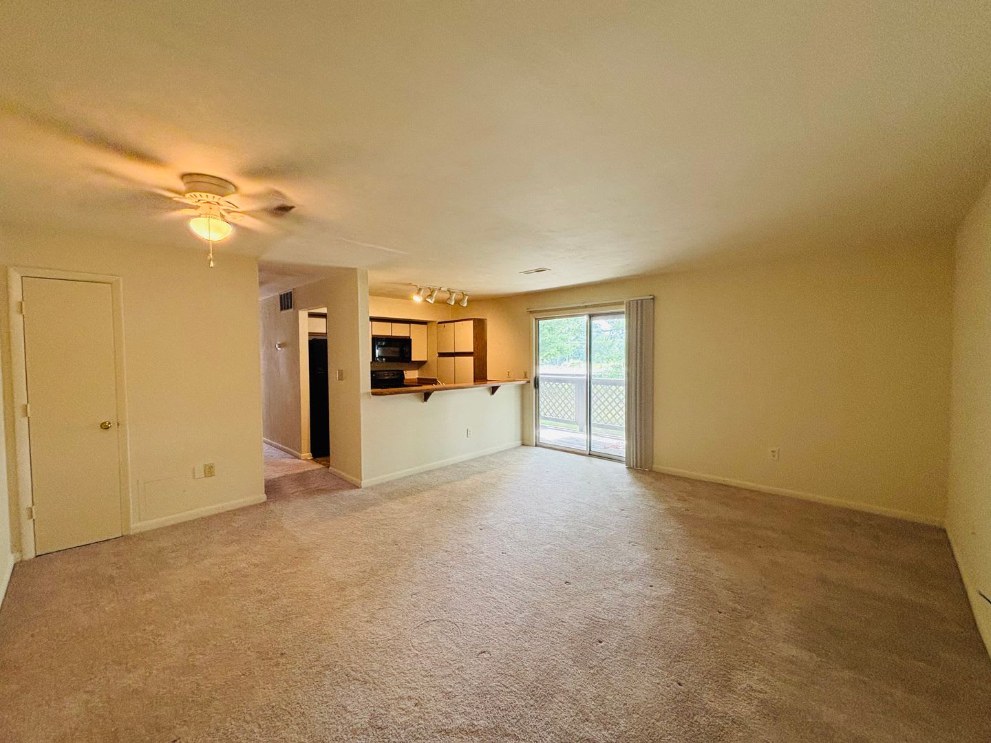3 Bedroom 2 Bath Condo – photo 3