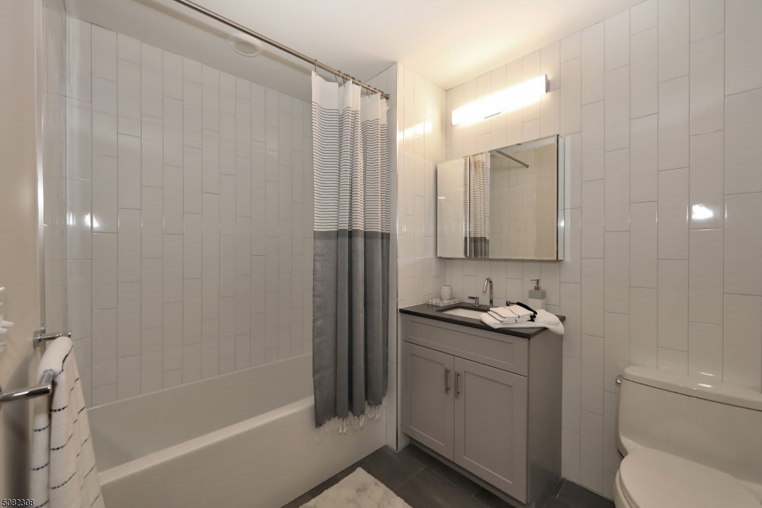 558 Franklin Avenue – photo 3