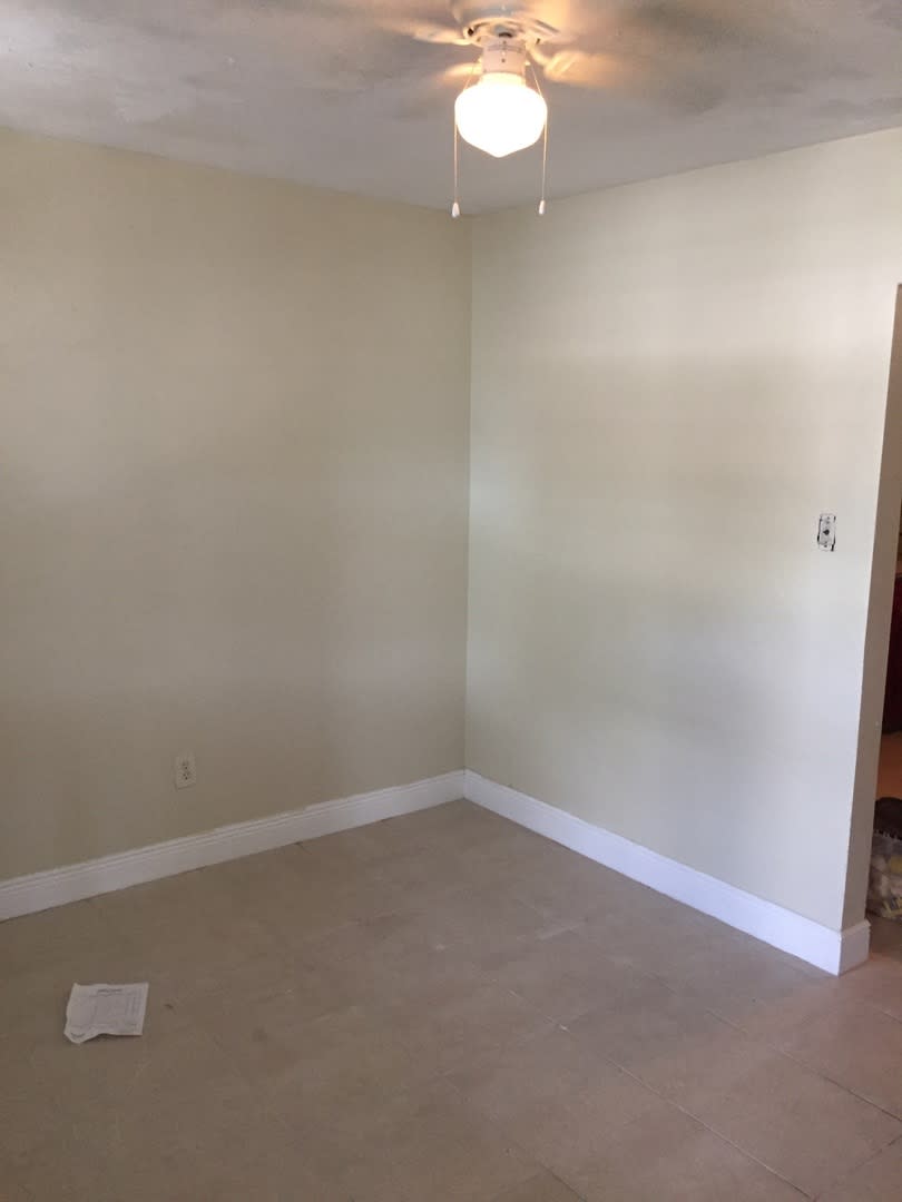 Large 3-2 with a carport – photo 3