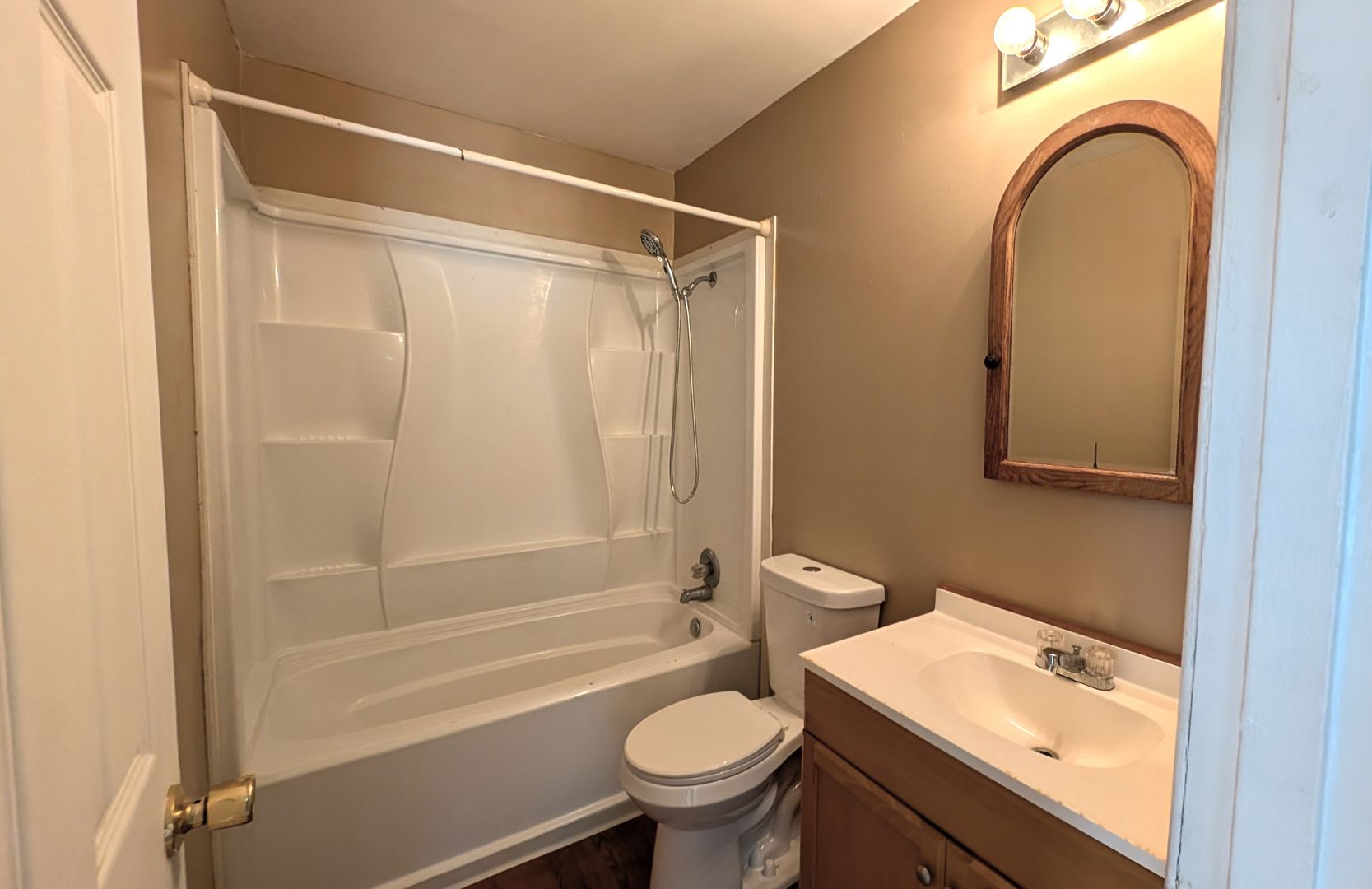 695 E Summit, 3 bedroom house with basement – photo 5
