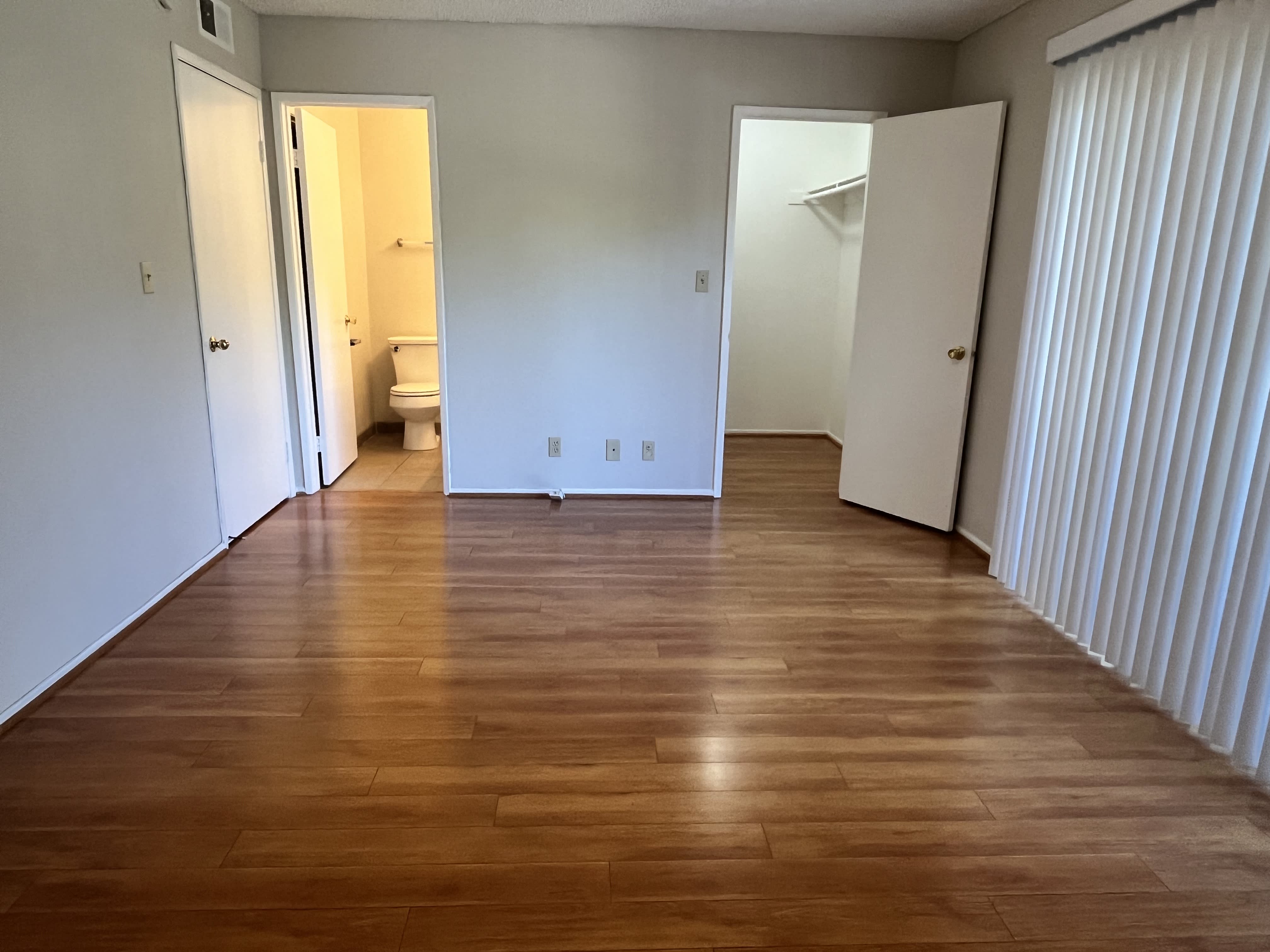 636 E Verdugo Ave – photo 4