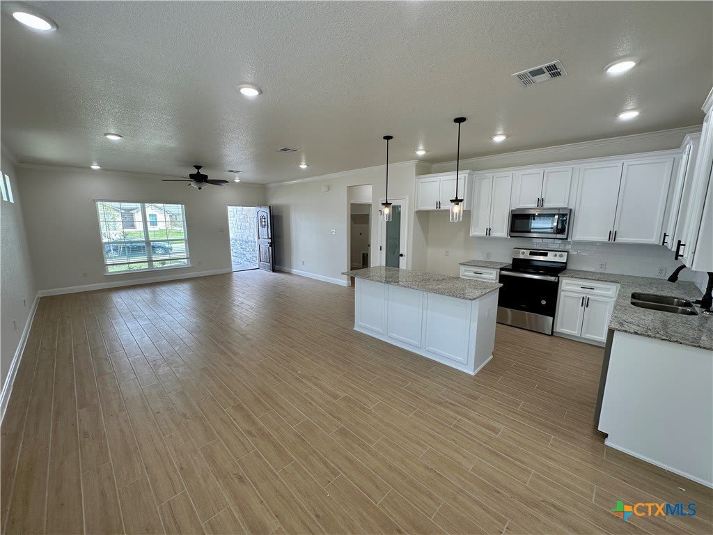1607 Sideoats Lane – photo 4
