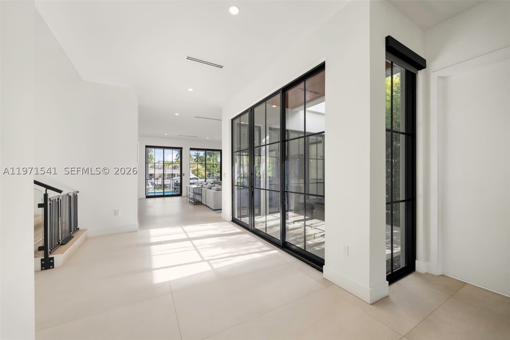 885 NE 76th St – photo 4