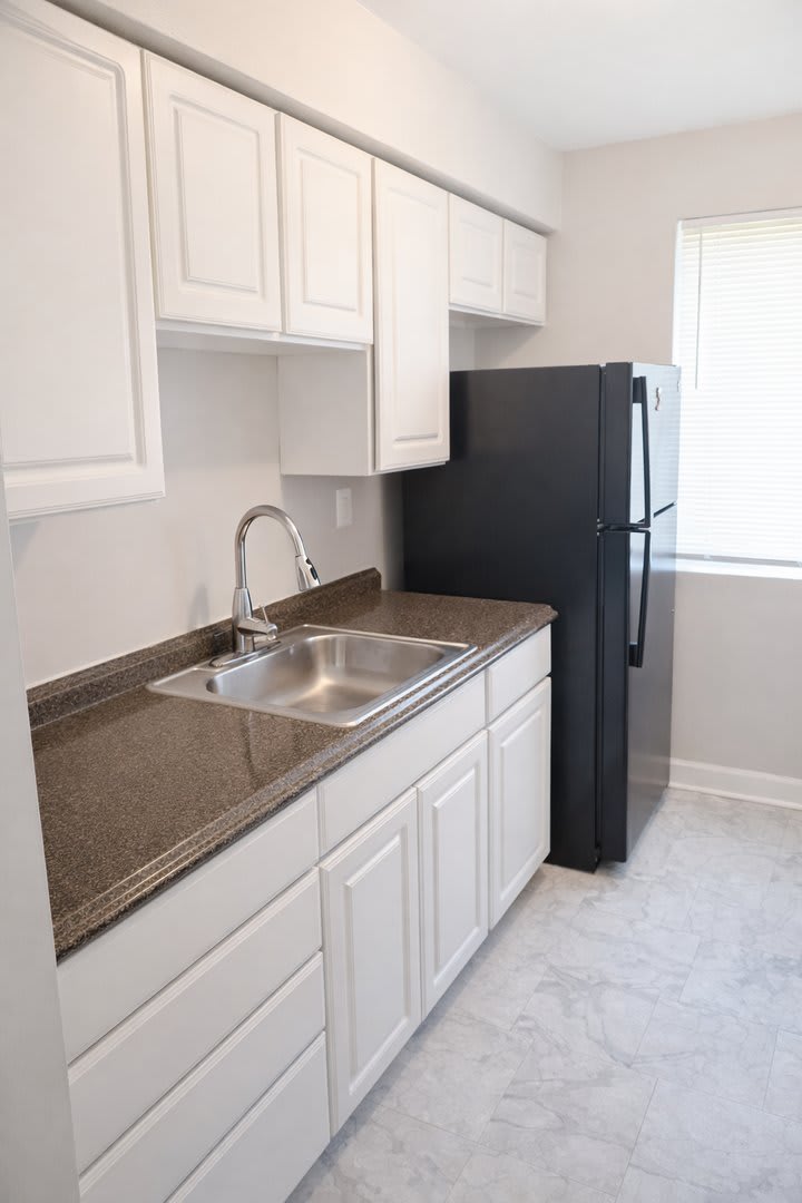 2026 Move In Special 500 Lease Signing Bonus Top Floor 2 Bedroom Condo In Southwest Dc Remodeled Move In Ready – photo 2