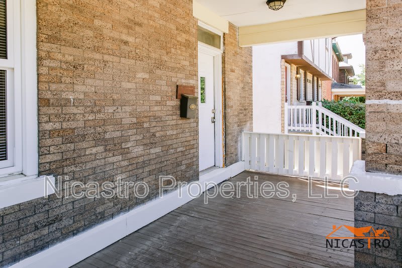 363 E 12th Avenue – photo 5