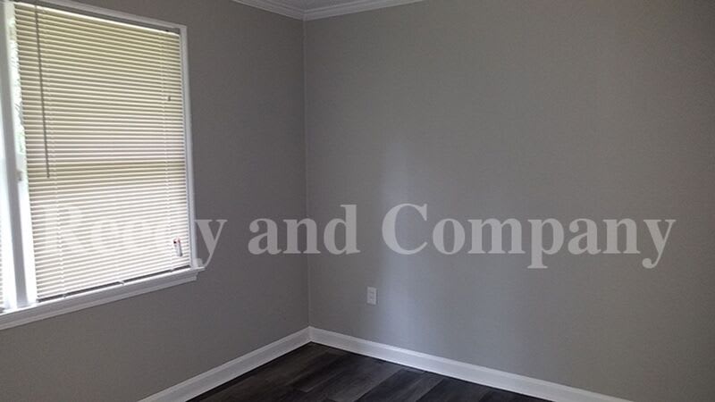 893 Linwood Rd – photo 5
