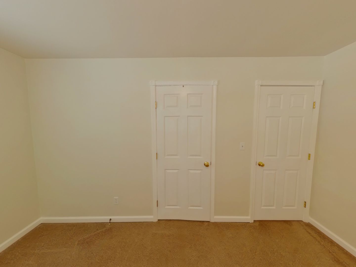 Pet-Friendly 2BR Duplex with Lawn Care Included – photo 5