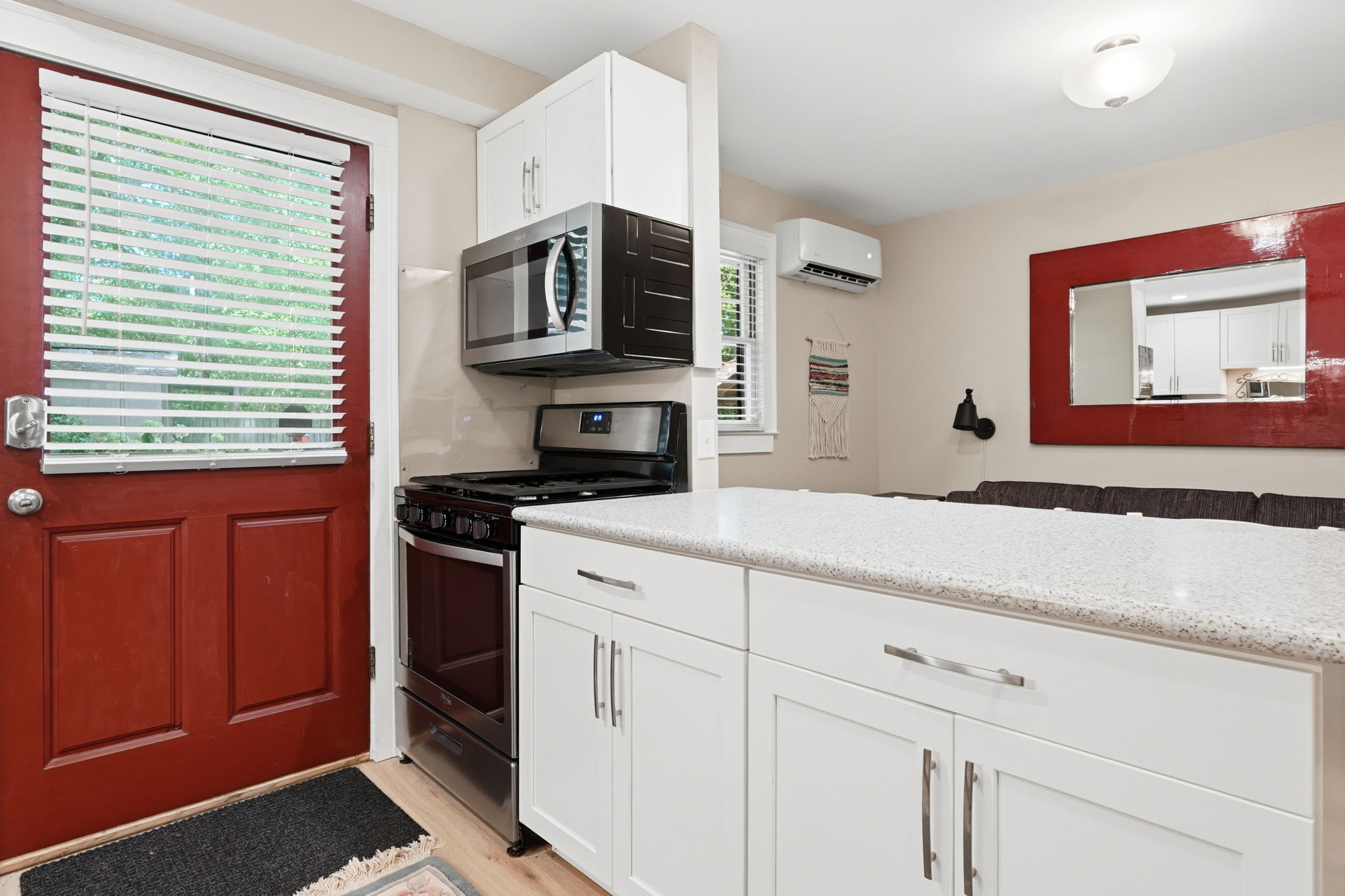 826 Mentelle Drive Northeast – photo 2