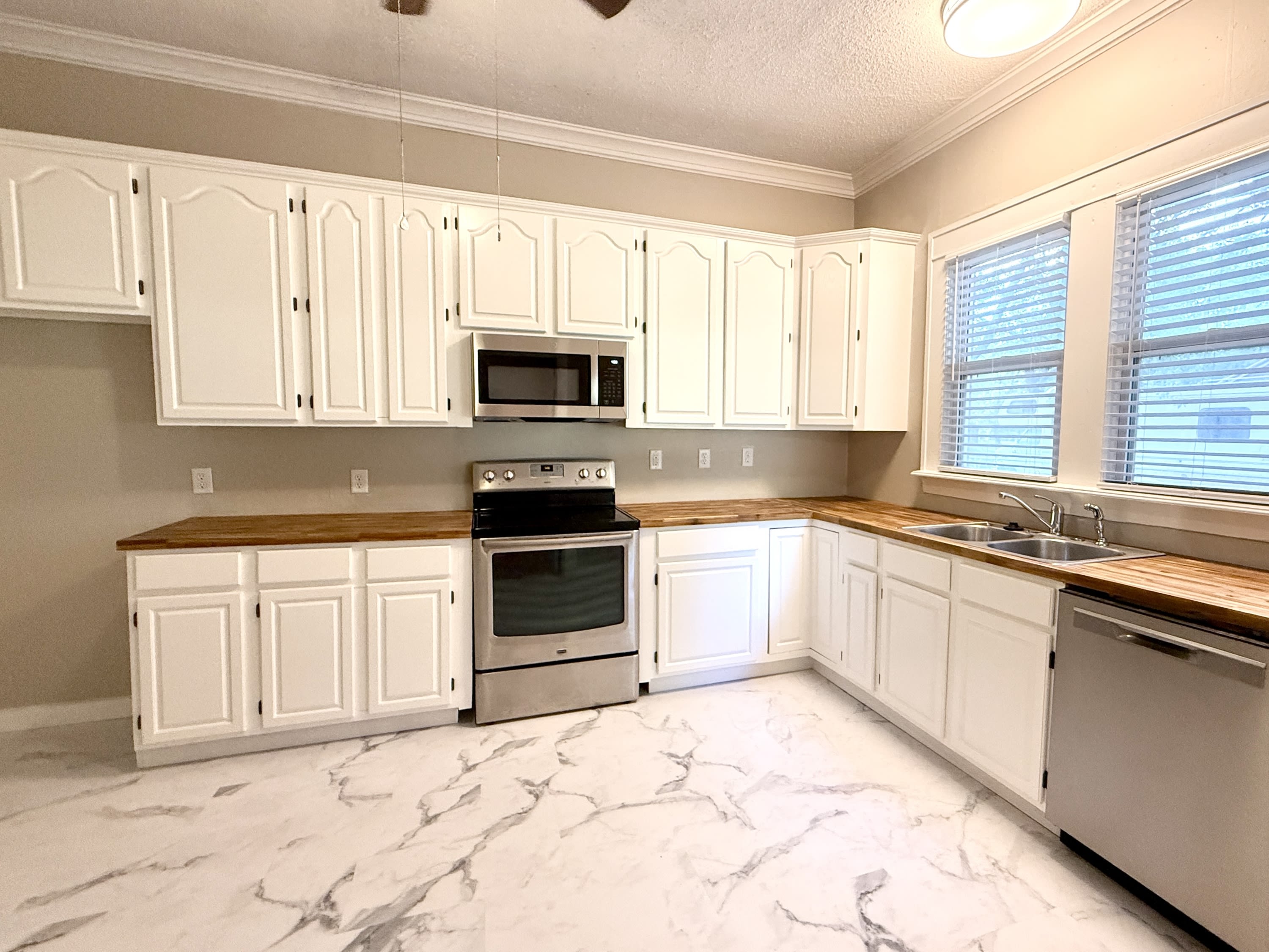 817 C Street Southeast – photo 2