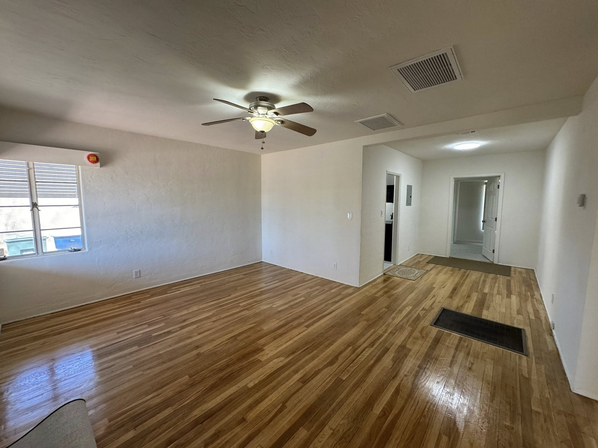 1731 East 9th Street – photo 3