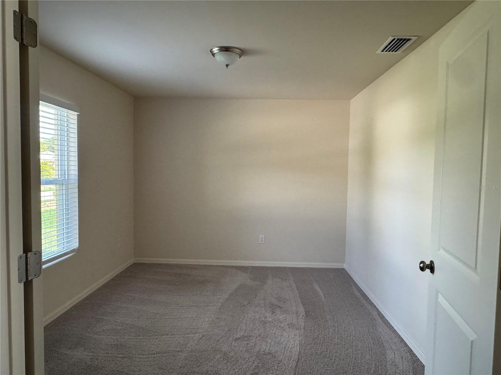 1271 S MCDUFF Street – photo 2
