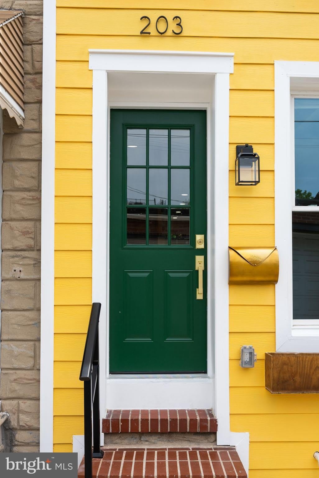 203 S MADEIRA Street – photo 2