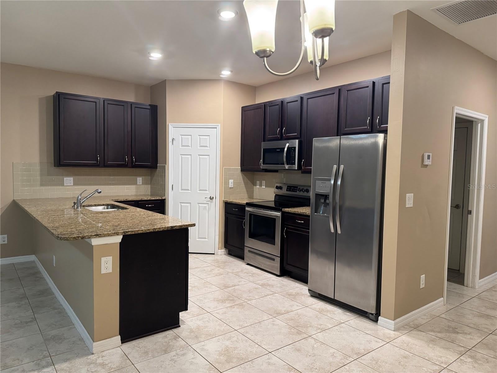 26077 SANDHILL Boulevard – photo 4