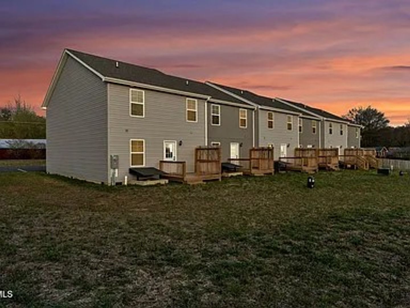 New 4BR/3.5BA Townhome in Meadowview – Modern Living in a Peaceful Historic Setting Near Emory & Henry – photo 4