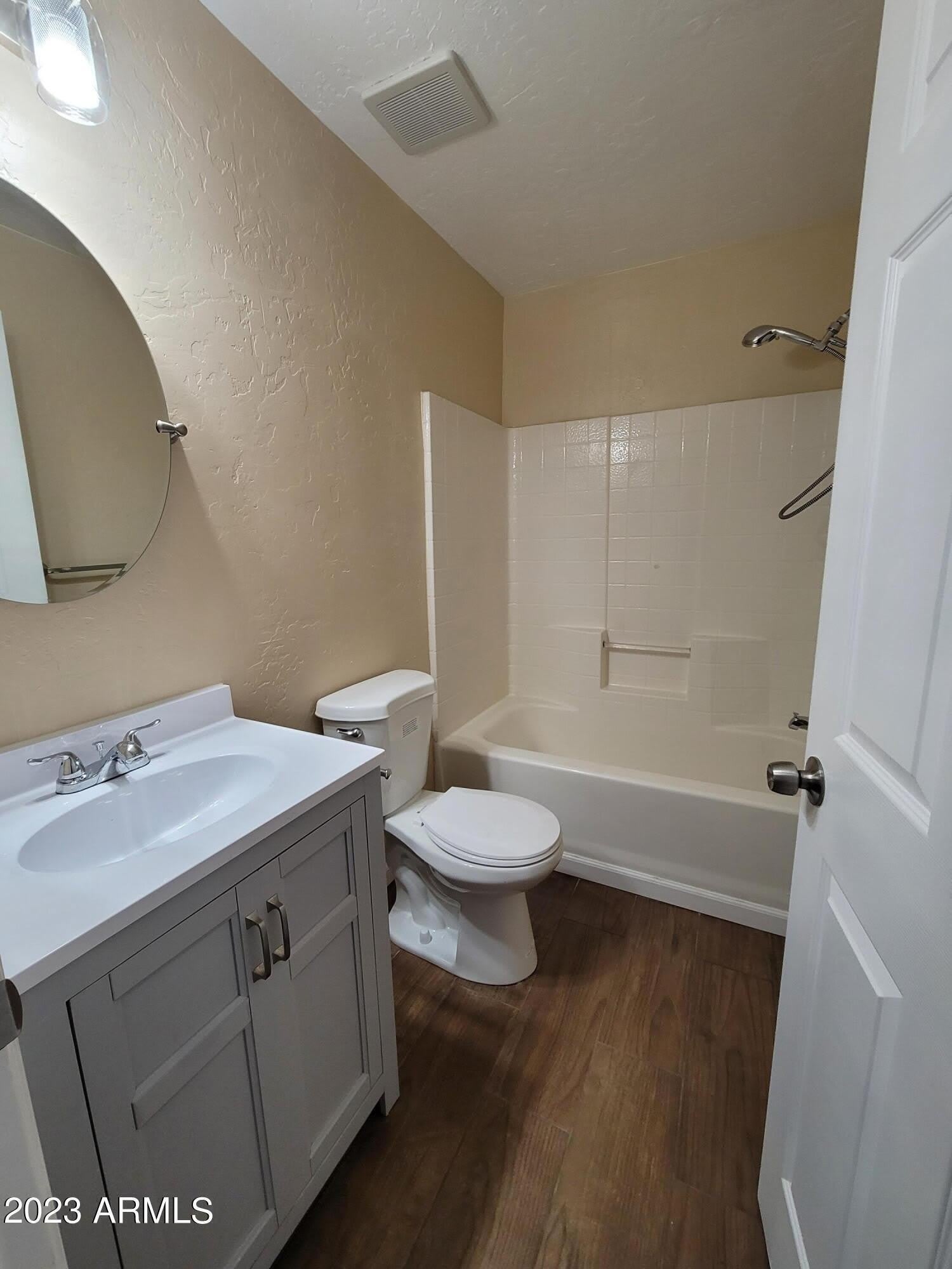 532 W 9th Street – photo 5