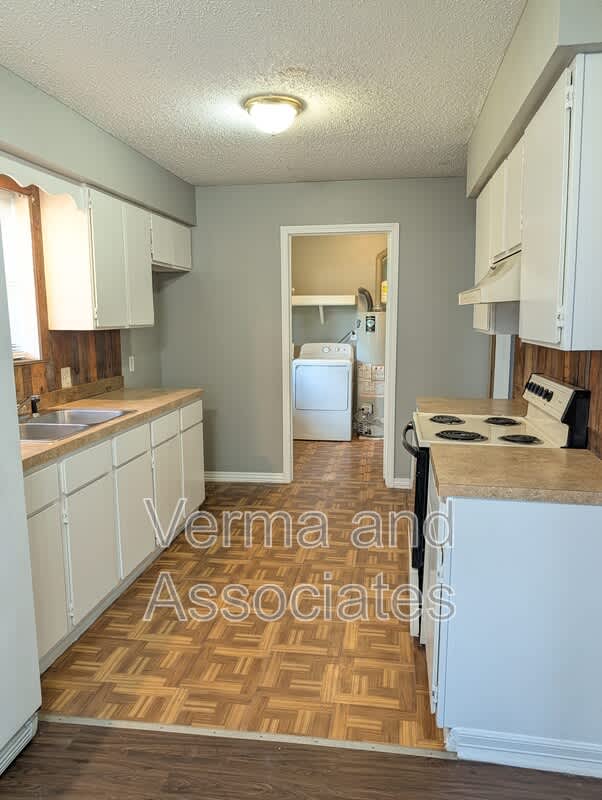 340 N C St – photo 2