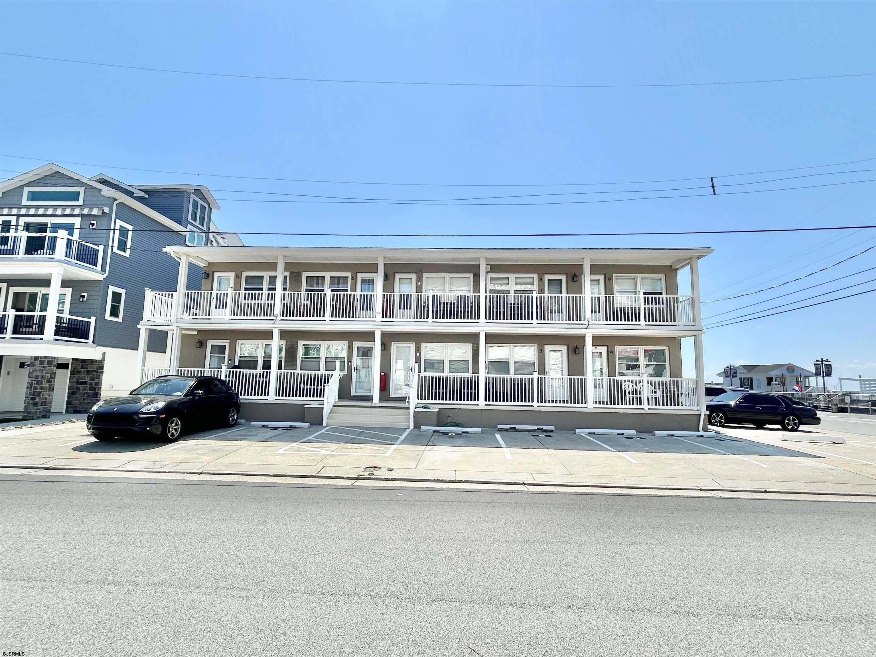 9500 Amherst Ave – photo 3