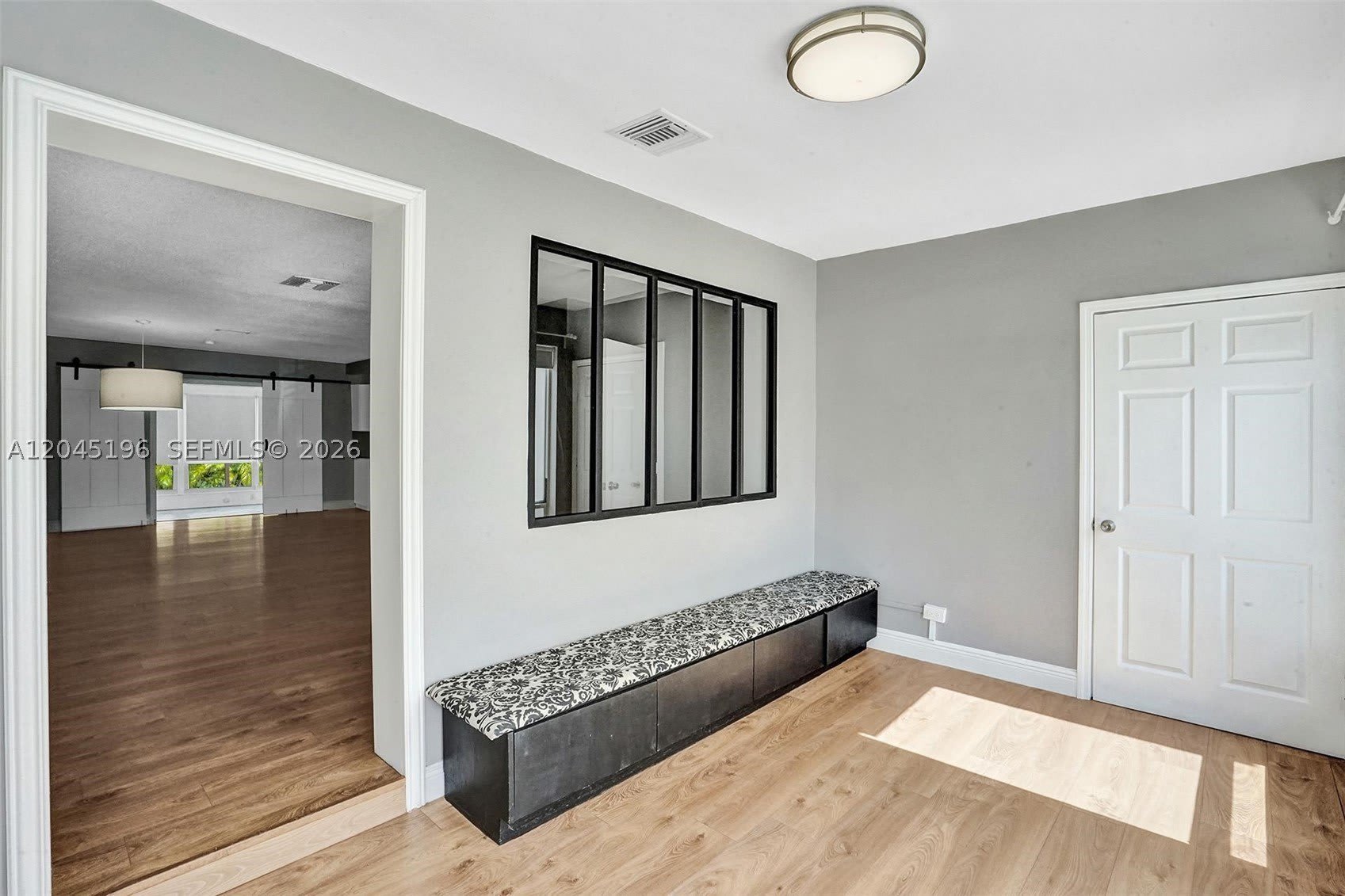 9040 Carlyle Ave – photo 5