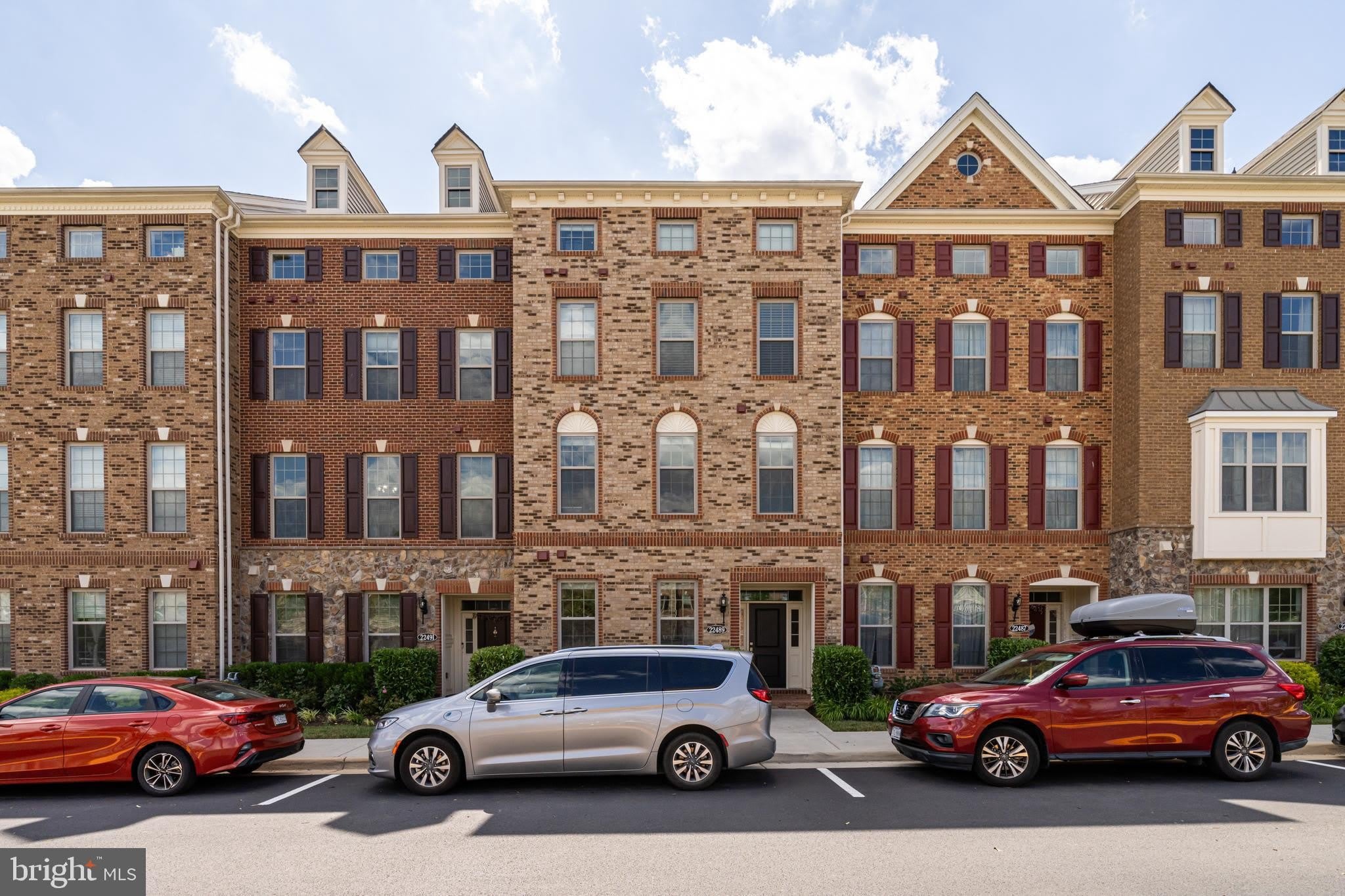 22489 Naugatuck Square – photo 1